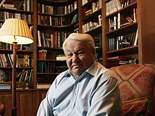 В российском городе начали сносить бывший дом Ельцина