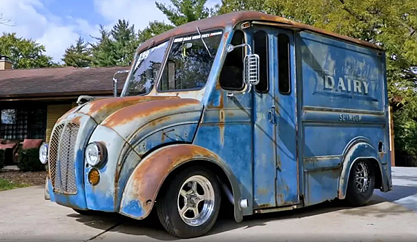 Из старого молоковоза сделали суперкар