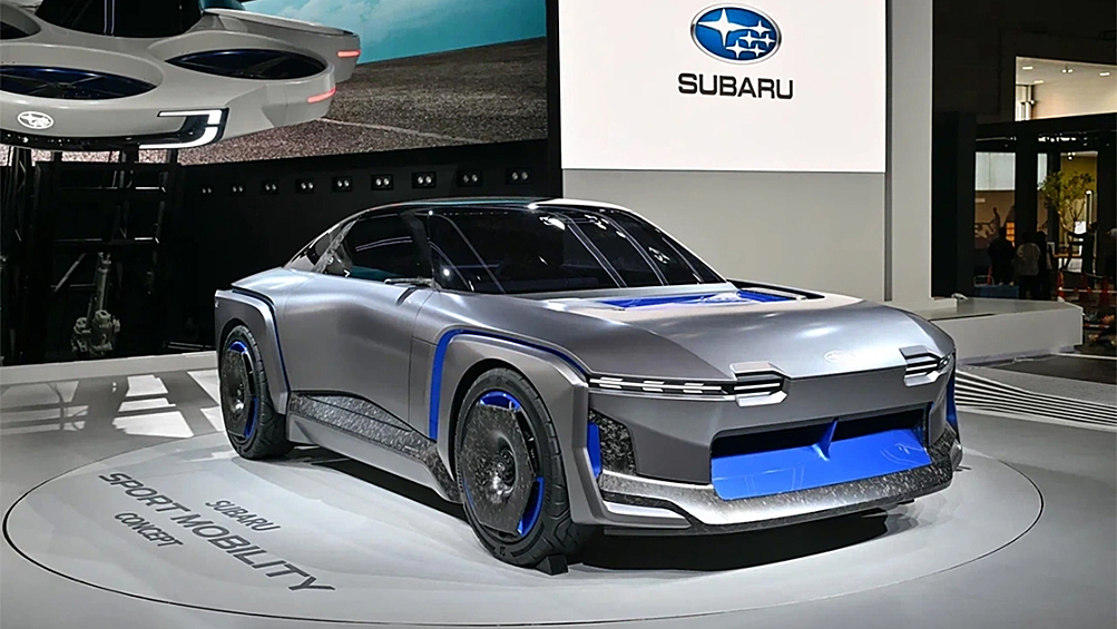 Другим проектом Subaru стал гибрид спорткара и кроссовера, который назвали Sport Mobility. Правда концепт оказался не более, чем шоу-каром и его не планируют выпускать в серию.