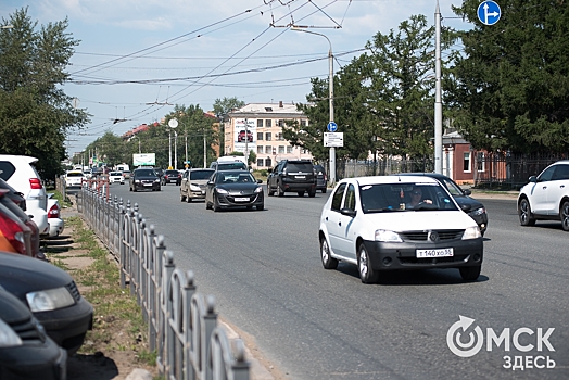 Мэрия выбрала место под первую в центре Омска платную парковку