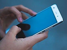 Эксперт назвал способ спасти утопленный смартфон