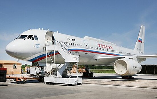 Правительственный Ту-214 не смог улететь из Омска из-за поломки