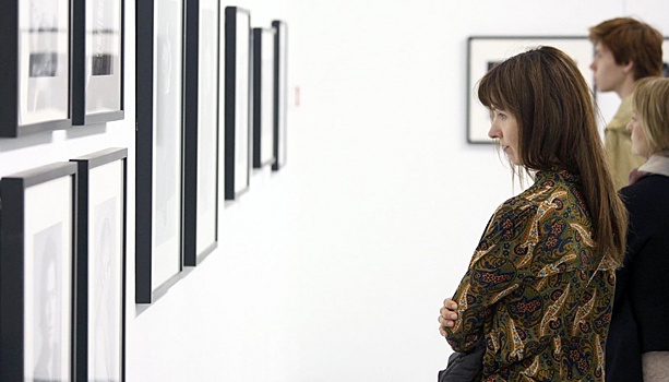 Открытие выставки «50 женских портретов» состоится в Троицком Доме ученых