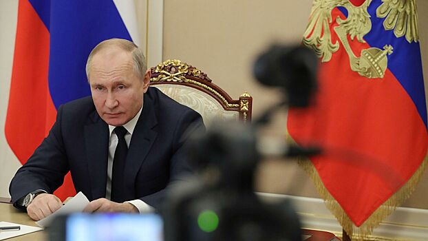 Путин подписал закон о штрафах за санкции против российских СМИ