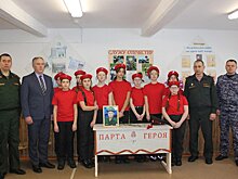 В память о подвигах земляков в двух школах Дебесского района открыли «Парту героя»