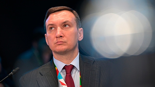 ЕС ввел санкции против российских алмазов и главы АЛРОСА Маринычева