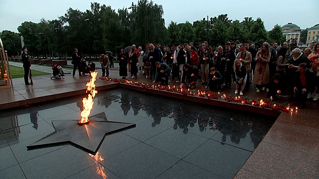 Затаив дыхание: как «Вахта памяти» в Александровском саду возродила память о защитниках Родины