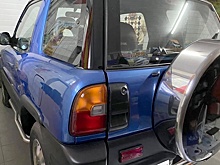 В России продают Toyota RAV4 1997 года без пробега