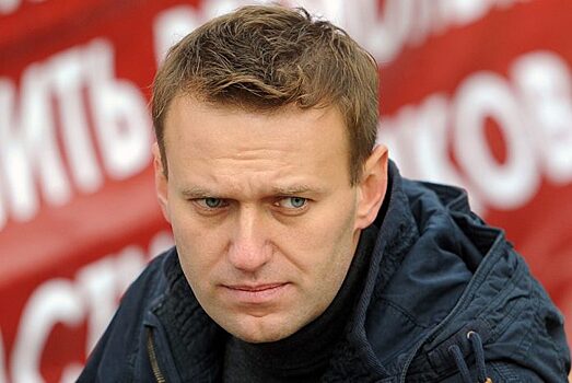 Навальный призывает к адресным санкциям против олигархов