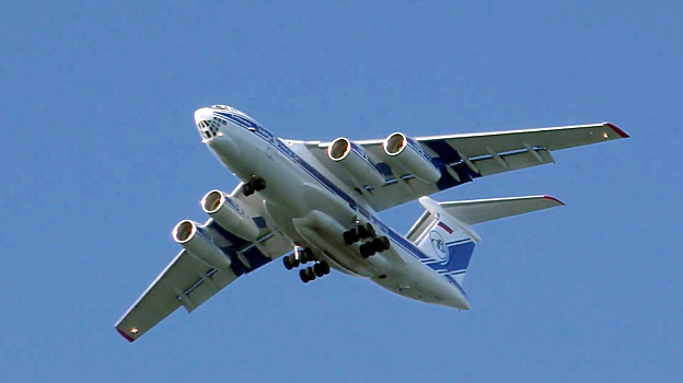 В Новом Уренгое приземлился самолет из Москвы с отказавшим двигателем