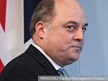 Перед отставкой с поста главы минобороны Британии Уоллес попытался отменить заказ на поставки американских вертолетов