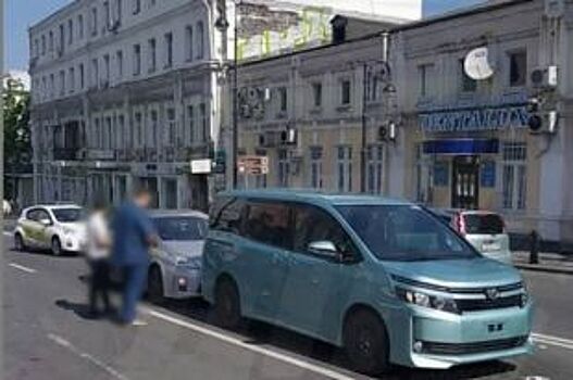 Из-за безответственности таксиста в самом центре Владивостока произошло ДТП