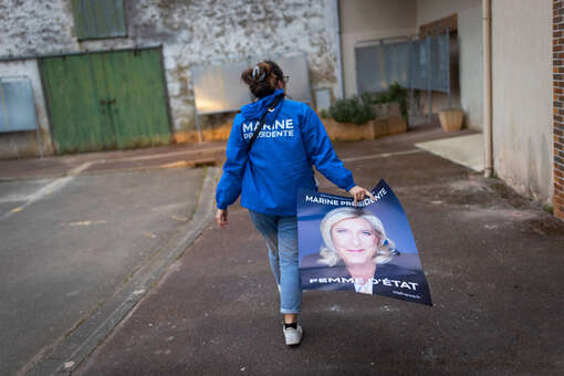 Во Франции прокуратура начала расследование финансирования кампании Ле Пен
