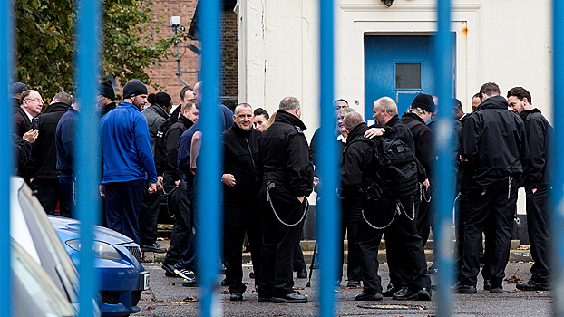 СМИ: переполненные тюрьмы Великобритании будут освобождать принудительно