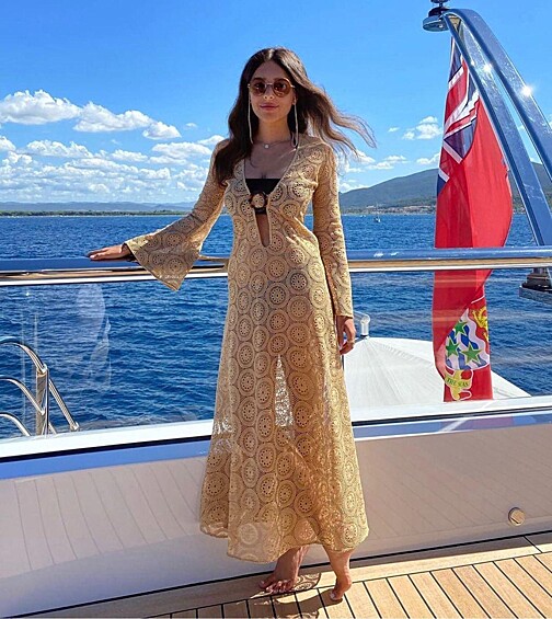 Диана Манасир, дочь российского миллиардера с арабскими корнями, ни на секунду не отвлекается от роскошной жизни и замечательно себя чувствует на яхте в Италии.