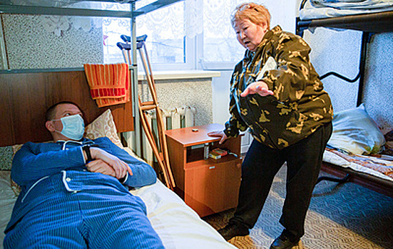 Пенсионерка с Чукотки помогает раненым в военном госпитале в ЛНР