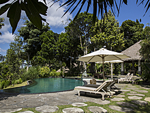 Популярный курорт Бали снова отложил открытие границ для туристов