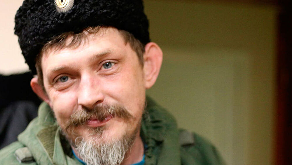 Павел Дремов, Батя. Казачий атаман, был командиром 6-го отдельного мотострелкового казачьего полка милиции ЛНР. Его автомобиль был взорван на трассе Стаханов – Первомайск 12 декабря 2015 года