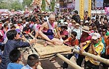 Необычное посвящение в монахи проведут в Таиланде