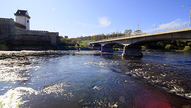 В Эстонии реконструировали штурм Нарвы