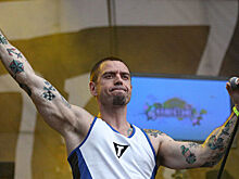 Солист группы «Ляпис Трубецкой» избил фаната на концерте