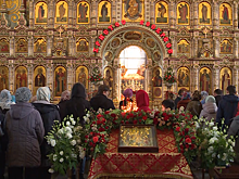 Сотни верующих пришли на утреннюю службу в Троицкий собор в Щелкове