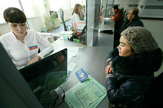 В Госдуму внесен проект о штрафах за нарушение порядка содействия при оказании услуг в сфере миграции