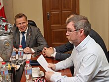 Олимпийский призёр призвал депутатов Госсовета Удмуртии начать играть в хоккей на валенках