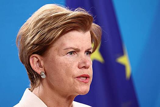 На Украину накануне переговоров прибыла глава МИД страны НАТО