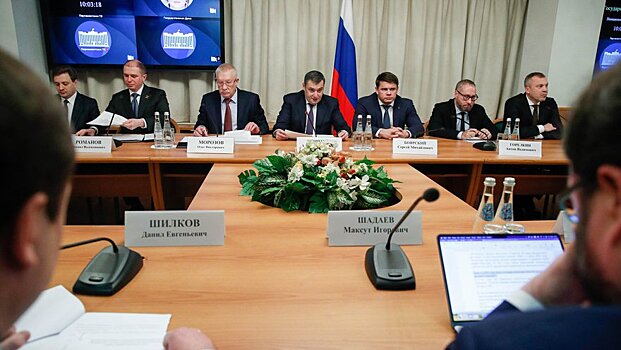 В профильных комитетах прошла встреча с Министром цифрового развития, связи и массовых коммуникаций Максутом Шадаевым