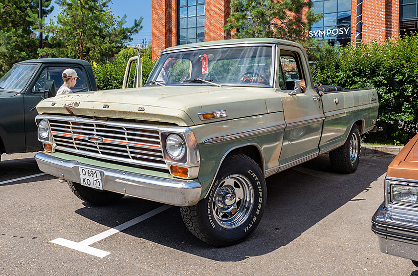 Ford F100 1969 года.