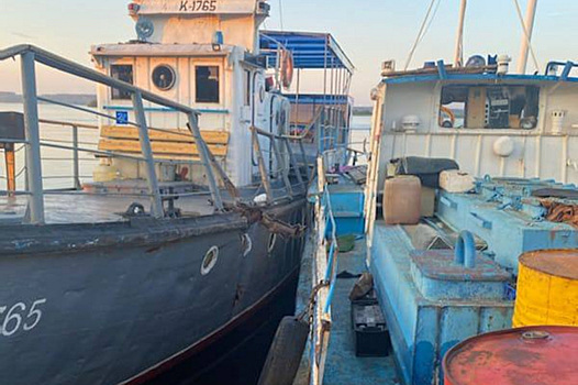 В Прикамье при столкновении катера с баржей пострадали 9 человек