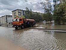 В Чите пытаются избавиться от луж после ливня