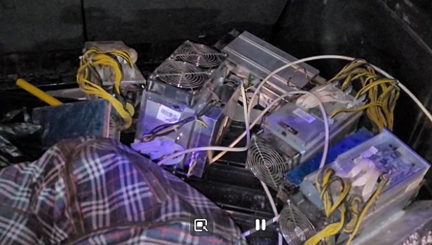 В Иркутске задержали подозреваемых в краже оборудования для майнинга