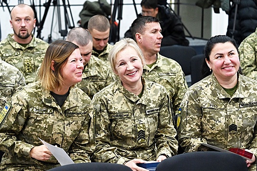 Генерал Ходжес потребовал от Киева мобилизовать женщин и сбежавших мужчин