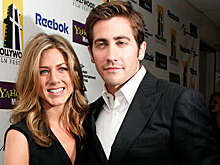 Джилленхол назвал "пыткой" постельные сцены с Энистон