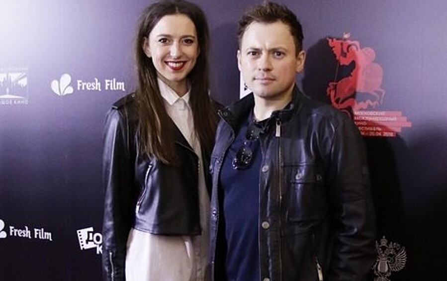 Андрей вышел в свет с новой возлюбленной — 26-летней актрисой Александрой Велескевич, известной по сериалу «Филфак». Пара пришла на премьеру фильма «Непрощенный»