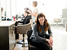 Парикмахер назвала идеальную форму челки, которая подходит всем