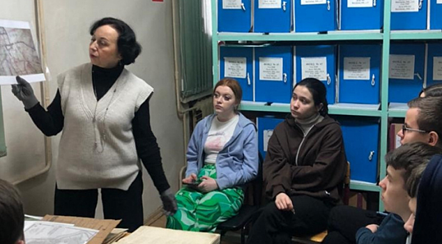 В Пушкине архивисты провели экскурсию для старшеклассников