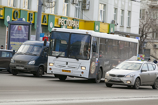 Деньги есть, но вы подождите: водители автобусов не получили зарплату из-за проблем с документами