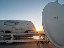 В США испытали вакуумный поезд Hyperloop с пассажирами