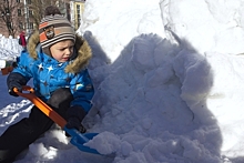 Участковый спас ребенка из-под снежного завала в ЯНАО