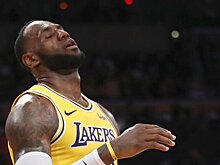 Байрон Скотт о возможном памятнике Леброну Джеймсу у стадиона «Лейкерс»: «Никакой статуи. Всего один чемпионский титул за столько лет»