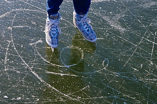 По ровному льду: где в Ижевске можно покататься на коньках?