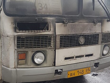 В Торжке загорелся пассажирский автобус