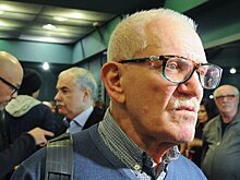 Александр Митта остается в больнице в состоянии средней тяжести
