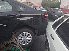 МВД: семилетняя девочка за рулем "Лады Веста" сбила мужчину из-за пьяного отца