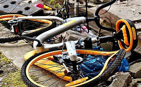 Под колесами мусоровоза погиб молодой велосипедист