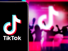 СК попросят проверить информацию о педофилии в российском TikTok-доме