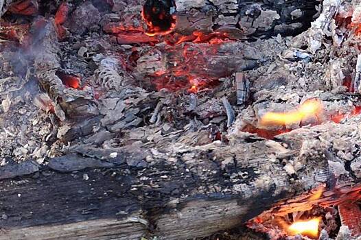 В Новом Уренгое сгорело хранившееся в балке имущество